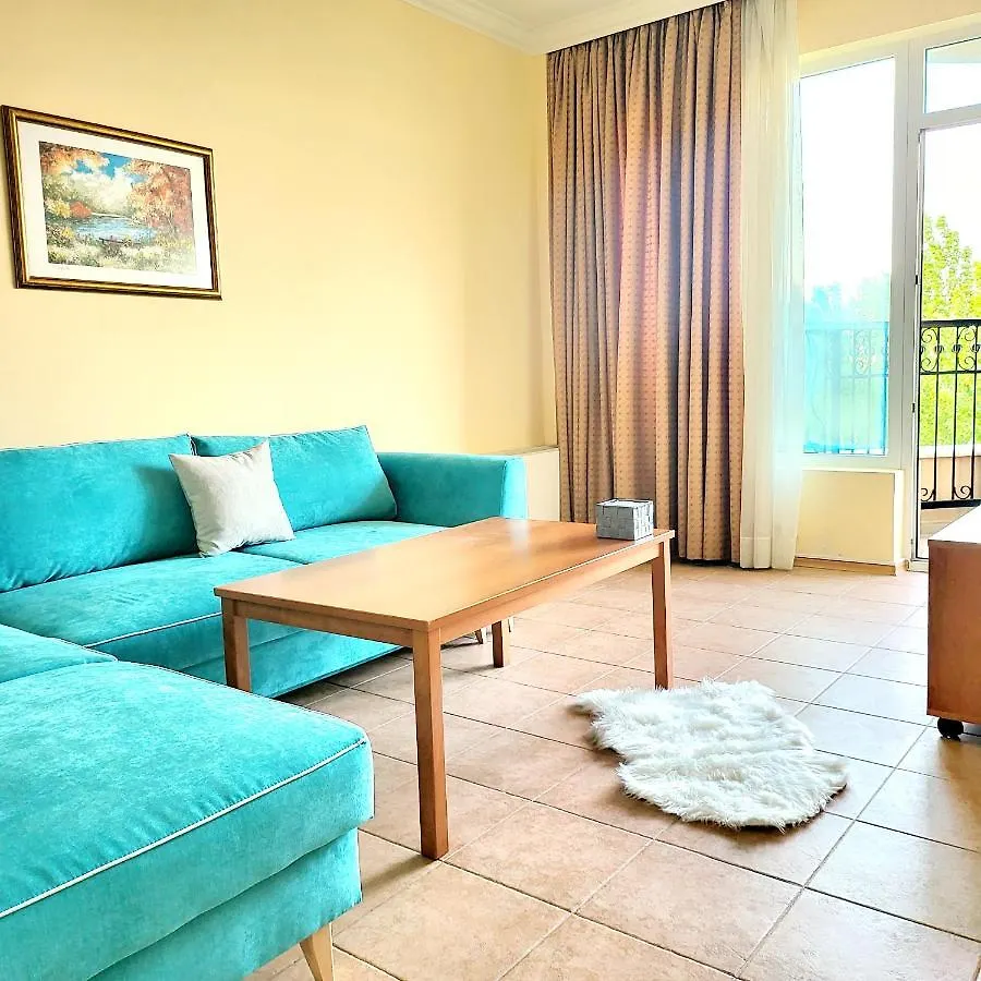 ***** Hotel 